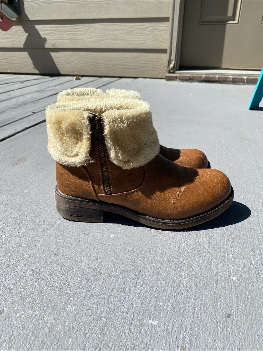 4/$20 fur lined boots